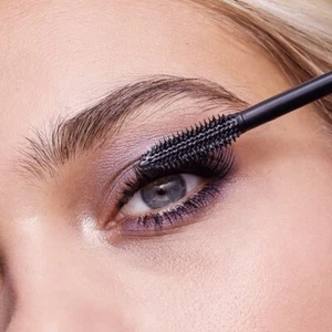 Oriflame Big Lash Waterproof Mascara Black Volumising - Thicker Looking Lashes - Picture 1 of 3