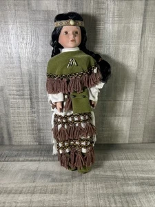 MUÑECA DE PORCELANA INDIA DE COLECCIÓN 18” en caja chal de cuero para niña india americana - Imagen 1 de 12