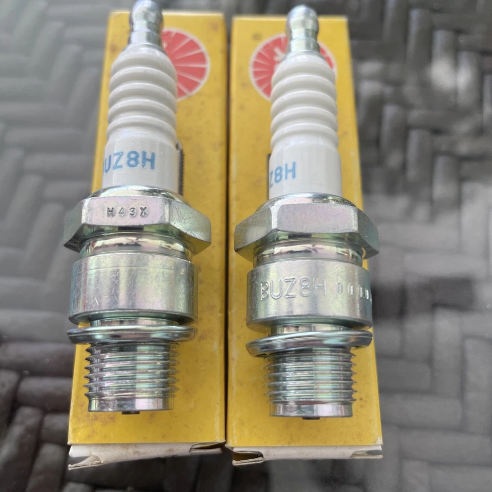 NGK BUZ8H / 7447 spark plug pack of 2 - Image 1 of 1