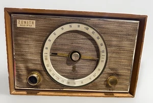 Vintage Zenith S-46917 AM FM Tube Radio Automatic Frequency READ - Picture 1 of 3