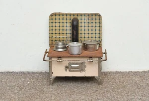Vintage tin child’s stove old tin toy oven with burner - FREE POSTAGE - Picture 1 of 11
