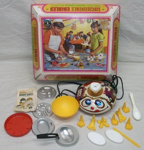 1967 Mattel Incredible Edibles Kooky Kates Set in Original Box. - Bild 1 von 6