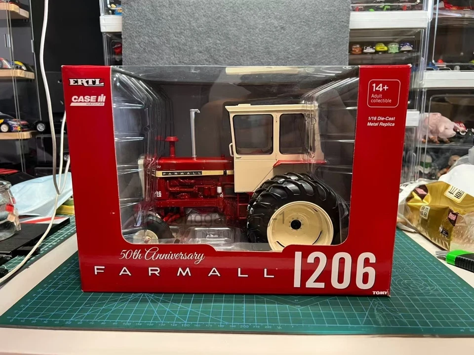 CASE FARMALL 1206  1/16  CASE WANGUO TRACTOR MODEL - Image 1 of 4