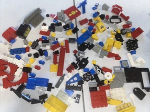 Lego Lot Assorted 182 Pieces Basic Vintage Faces Wings Eyes Cylinder Blue Red - Picture 1 of 9