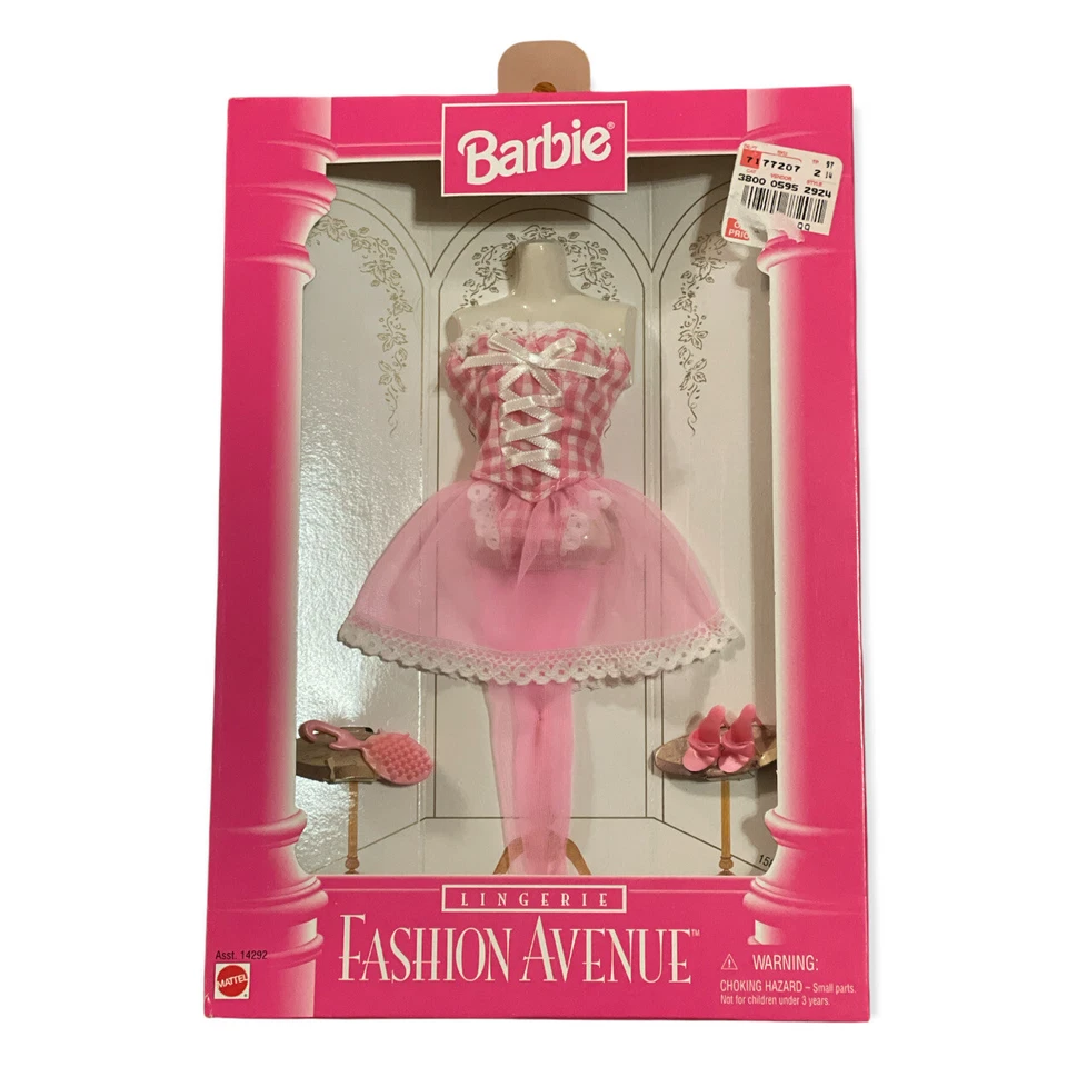 De Colección Barbie Moda Avenida Lencería Rosa Blanco Guinga Bustier Bragas Manguera Tacones Foto 1 de 3