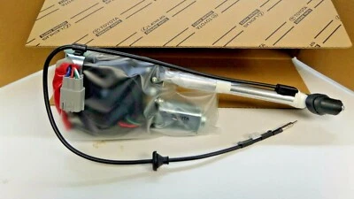 Conjunto de antena de alimentación original OEM OE Toyota Land Cruiser LX470  Foto 1 de 4