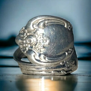 Spoon Ring W.M.A. Rogers Oneida Size 5-5-1/4 Floral Silver Plated  - Picture 1 of 7