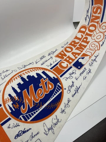 MLB New York Mets Vintage 1986 World Champions Facsimile Autographed Pennant Cover