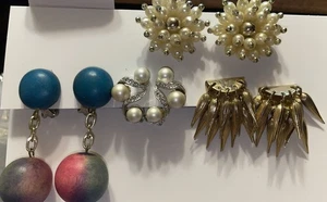 4 PAIRS Vintage 1980's Bold Retro 0Clip Earring Lot - Picture 1 of 5