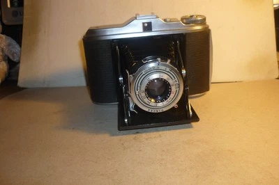Beautiful bellows camera Agfa Isolette V Pronto lens Agfa Agnar 4,5/85! - Image 1 of 4