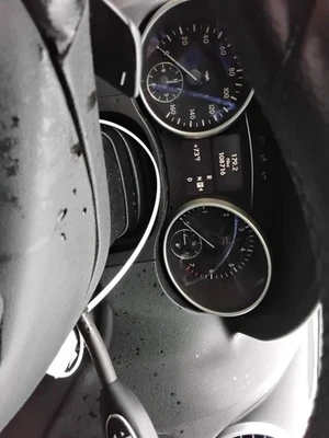 Grupo de medidores de velocímetro clase ML 2009 108 k millas Mercedes-Benz Foto 1 de 4