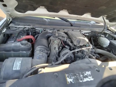 Conjunto de filtro de aire usado se adapta a: camioneta Chevrolet Silverado 3500 2008 6,6 grado A Foto 1 de 4