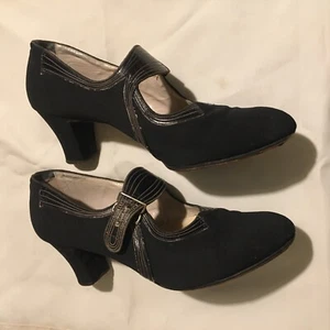 Vintage black fabric top strap Womens heels shoes, size 8, c. 1940s - Picture 1 of 7