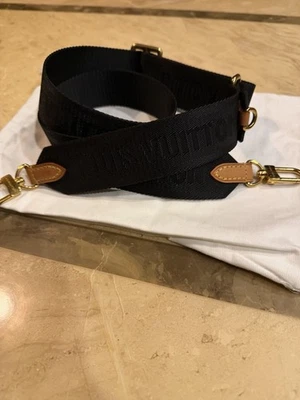 Correa de guitarra ajustable negra Louis Vuitton - auténtica - solo correa Foto 1 de 4