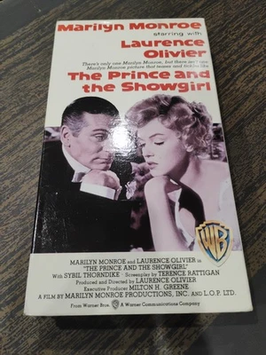 Prince & the Showgirl (VHS) 1987 B20 Foto 1 de 4
