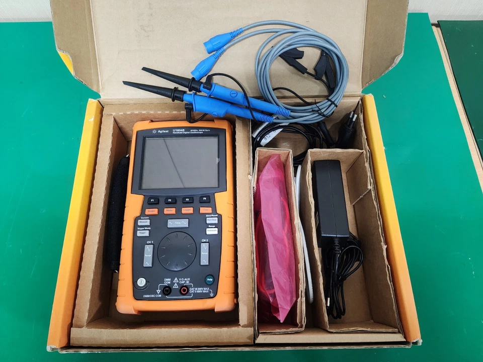 Agilent U1604B Handheld Oscilloscopes, 40 MHz, 2 Analog Channels - Image 1 of 4