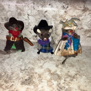 3Vtg. Original Fur Toys West Germany Whimsical Mouse "cowboys/Cowgir" approx. 2" - Picture 1 of 8