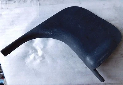 G138011006B 02 2002 Dodge Neon 4 puertas cubierta de alfombra delantera inferior derecha OEM #O-13 Foto 1 de 3