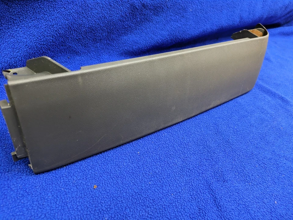 gris gris 71868-60020-C0 Toyota OEM genuino ESCUDO, ASIENTO DELANTERO conductor izquierdo Foto 1 de 4