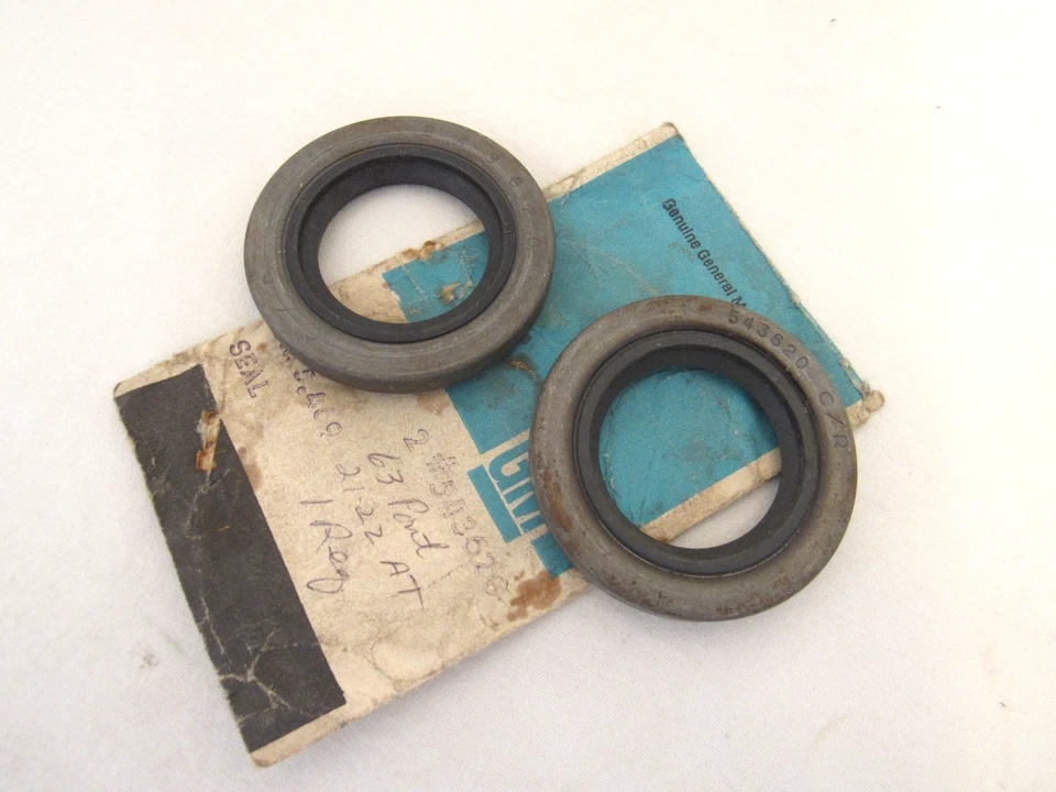 Nuevo de Lote Antiguo Pontiac Tempest Lemans T/8 326 Trophy 8 389 Sello de piñón trasero GM 543620 Foto 1 de 4