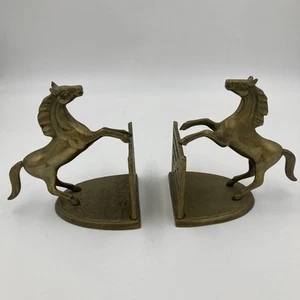 Sujetalibros vintage de latón macizo para caballos - Cría de caballos a las puertas - 11 cm x 17 cm - Imagen 1 de 15