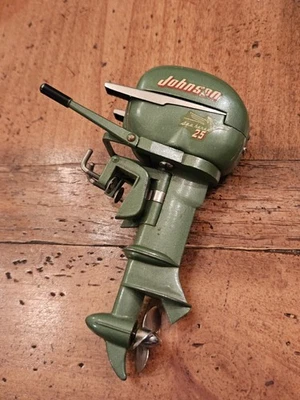 Винтажный японский подвесной мотор 1954 Johnson 25 Sea Horse K&O отличное состояние  - Изображение 1 из 4
