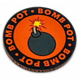 POKER BOMB POT BUTTON - Texas Hold 'Em Heimspiel Zubehör orange + schwarze Flammen - Bild 1 von 5