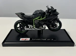 Kawasaki Ninja H2 R in black, 1:18 scale motorbike model from Maisto - Picture 1 of 6