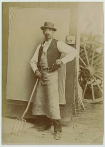 Un palefrenier. Citrate circa 1900. Cheval. - Picture 1 of 1