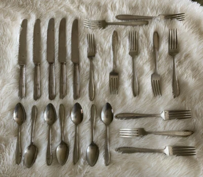 Vtg Federal Warranted Solid Nickel Silver Plate Silverware 22 Piece Fleur De Lis - Image 1 of 4