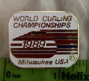 Vintage Lapel Pin 1989 World Curling Championships Milwaukee - Picture 1 of 2