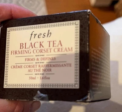 Crema corsé reafirmante de té negro fresco - para rostro y cuello 50 ml/1,6 oz Foto 1 de 2