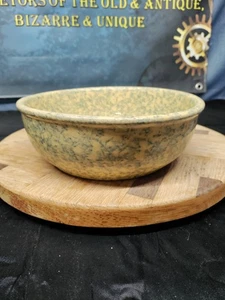 Antiguo cuenco para servir primitivo de esponja azul Yellow Ware 7 3/4"  - Imagen 1 de 6