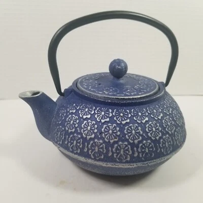 Japanese Cast Iron Teapot w/ Infuser for Loose Leaf & Tea Bags Blue Floral - Image 1 of 4