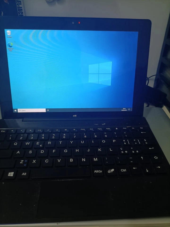 WinPad 10.1 X121 3G Tablet PC mini Con Tastiera Staccabile  - Immagine 1 di 4