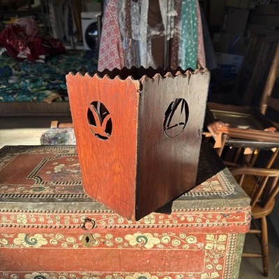 Vintage 1938 Handarbeit Volkskunst Papierkorb Mülleimer Holz Küstenmotiv Maritim - Bild 1 von 4