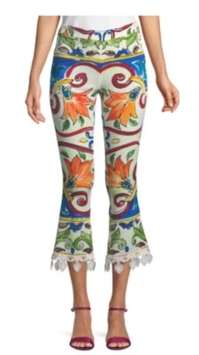 Pantalón corto Dolce Gabbana estampado mayólica con ganchillo. Nuevo con etiquetas (IT 40) US Talla 4 $1,195. Foto 1 de 4
