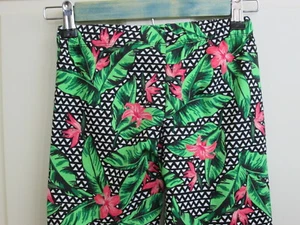 NWT Tropical Print Legging Capri Pants Junior Size XS 22x20 Green Pink 109-23580 - Picture 1 of 6