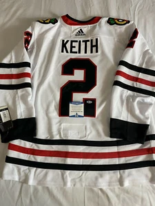 DUNCAN KEITH SIGNED CHICAGO BLACKHAWKS ADIDAS JERSEY BECKETT BAS COA T40863 - Picture 1 of 5