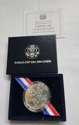 1994 D World Cup US Mint Uncirculated Silver Dollar With Box and COA - Image 1 of 4