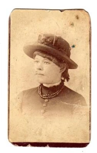 JOHN HARVEY*PHOTOGRAPHER*GIRL IN HAT*FREDERICTON NEW BRUNSWICK*ANTIQUE CDV - Picture 1 of 2