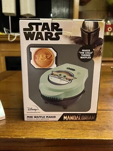 Disney Star Wars Mini Waffle Maker Mandalorian Baby Yoda Grogu Child (NEW) - Picture 1 of 3