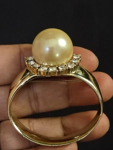 Vtg Ring Design Brooch Gold Tone Faux Pearl Rhinestone 'AJC' Marked - Picture 1 of 15