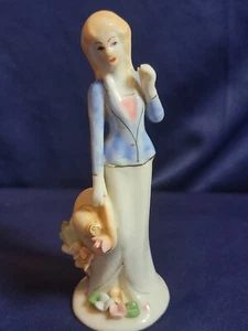 Vintage hübsche Dame stehend in Blumen handbemalt 6" hoch Figur - Bild 1 von 6