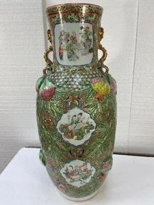 A LARGE ANTIQUE CHINESE FAMILLE ROSE "THREE ABUNDANCES" VASE LATE CHING DYNASTY. - Picture 1 of 11