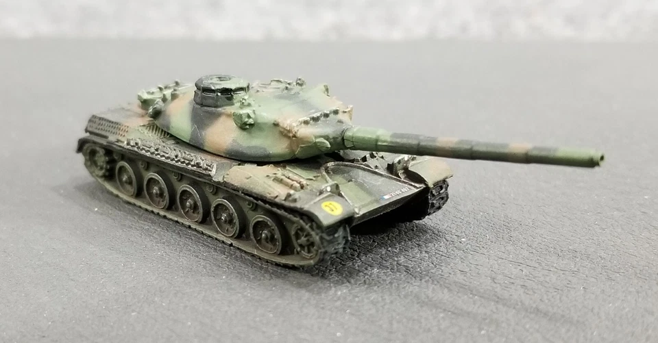 TANQUE EN MINIATURA PANZERTALES tanque francés AMX-30 de la Guerra Fría MUSEO MUNDIAL DE TANQUES Foto 1 de 4