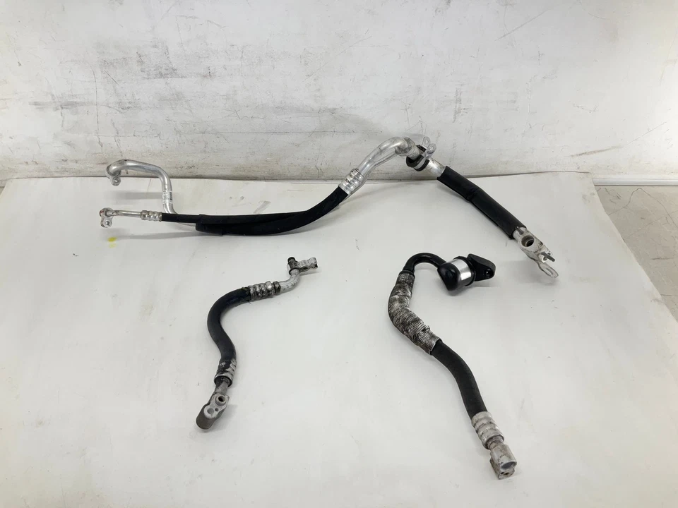 Tubo de manguera de aire acondicionado Mercedes-Benz Clase CLS 14-18 FABRICANTE DE EQUIPOS ORIGINALES Foto 1 de 4