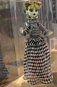 Monster High Mattel Creations Off White Harmonie Ghoul Puppe Limited Edition - Bild 1 von 7