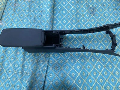 Marco de consola central Lexus IS250 2006-2010 con reposabrazos OEM+ Foto 1 de 4