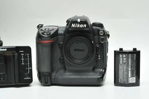 Nikon D2X 12.4 Megapixel Digital SLR Camera Body sn5012197 - Picture 1 of 3